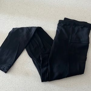 Athleta Salutation stash pocket legging